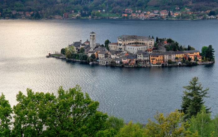San Giulio Island Villa la Bira, San Giulio Island, Holiday on the Orta lake, Villa la Bira holiday